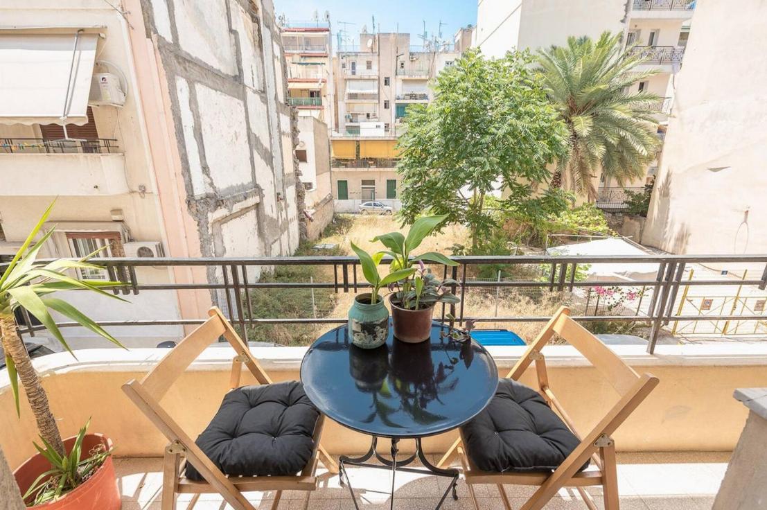 Casa Pamisou Near Attiki Metro Station Lägenhet Aten Exteriör bild