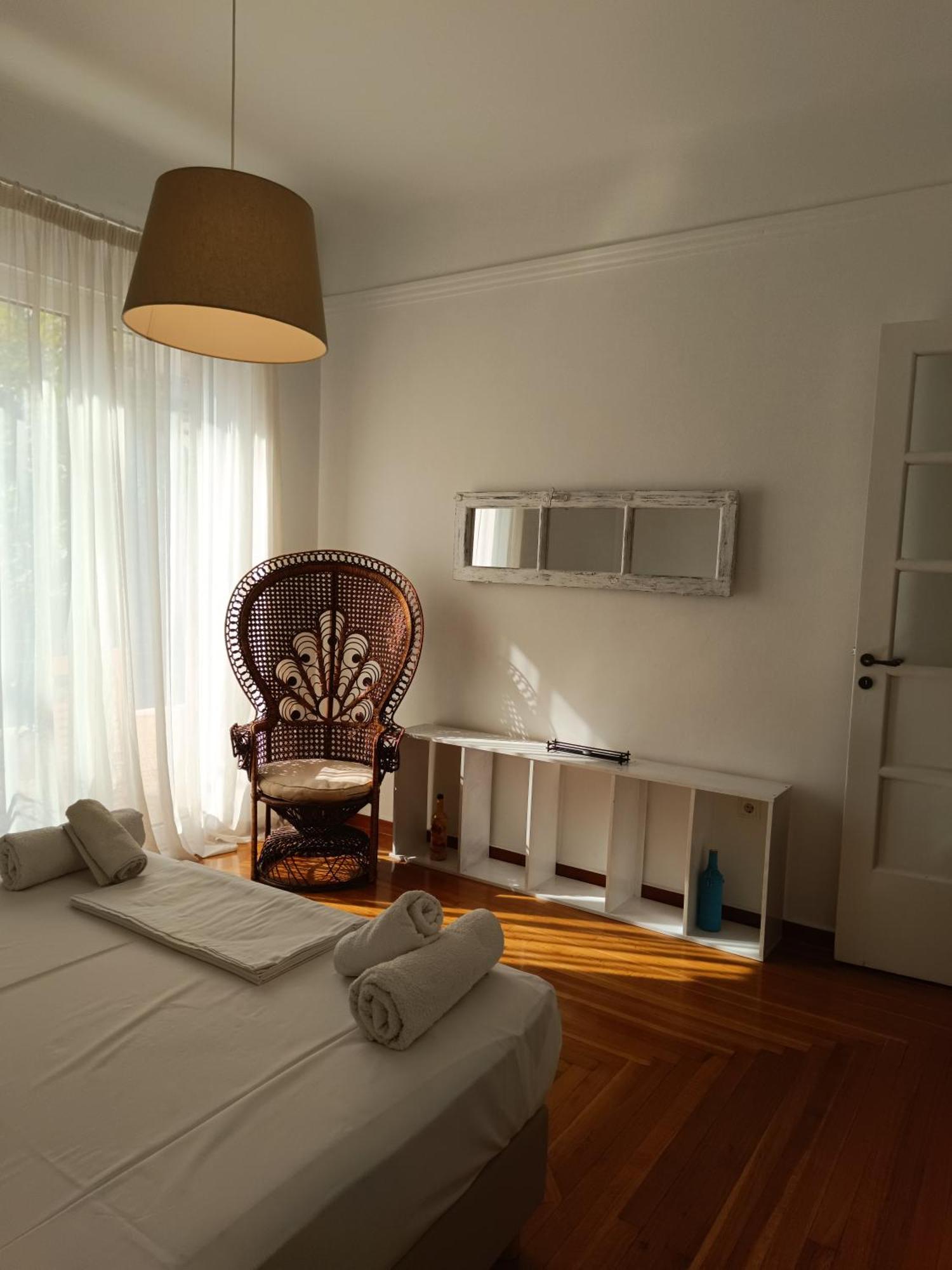 Casa Pamisou Near Attiki Metro Station Lägenhet Aten Exteriör bild